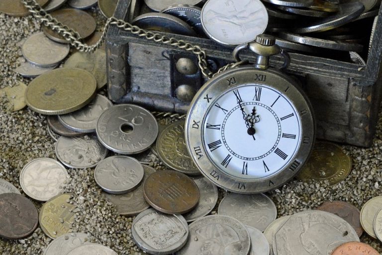 Are You Ready to Become an Online Entrepreneur? Top Tips for Starting Your Own Business and Making Money Online.